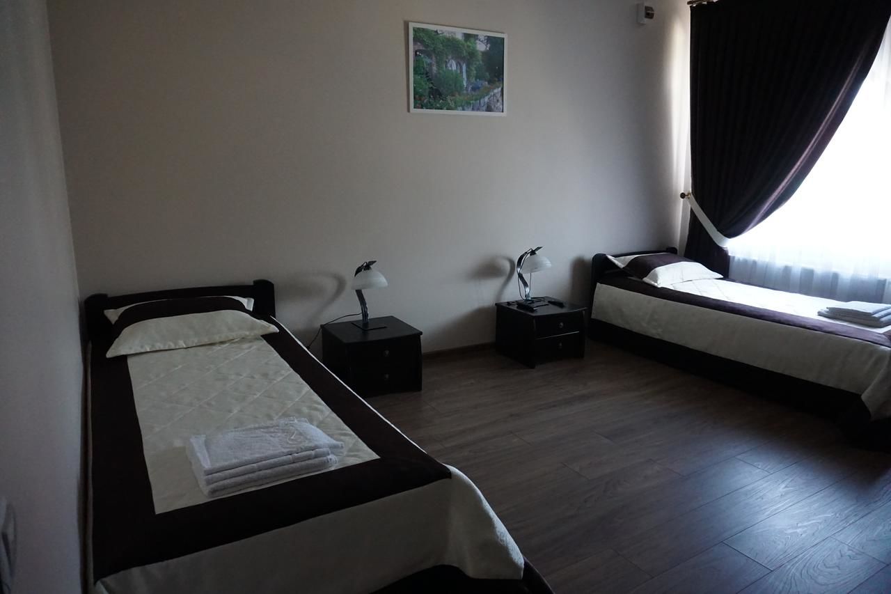 Отель Hotel Central Park Velyikyy Bychkiv