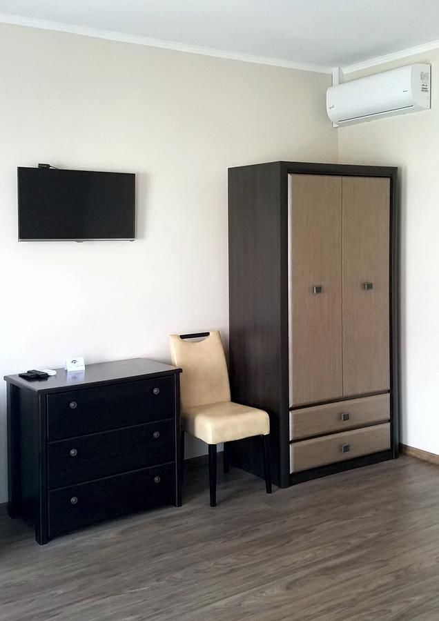 Отель Hotel Central Park Velyikyy Bychkiv