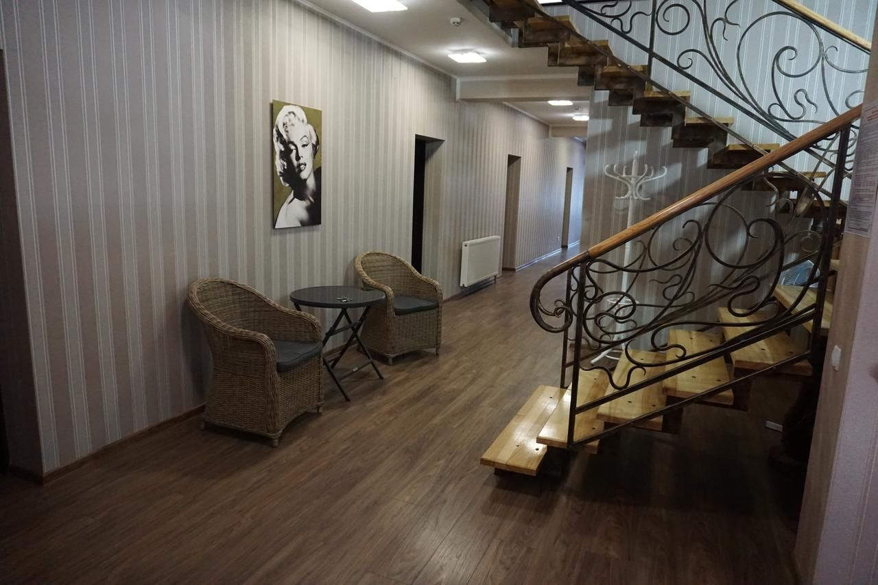 Отель Hotel Central Park Velyikyy Bychkiv-5