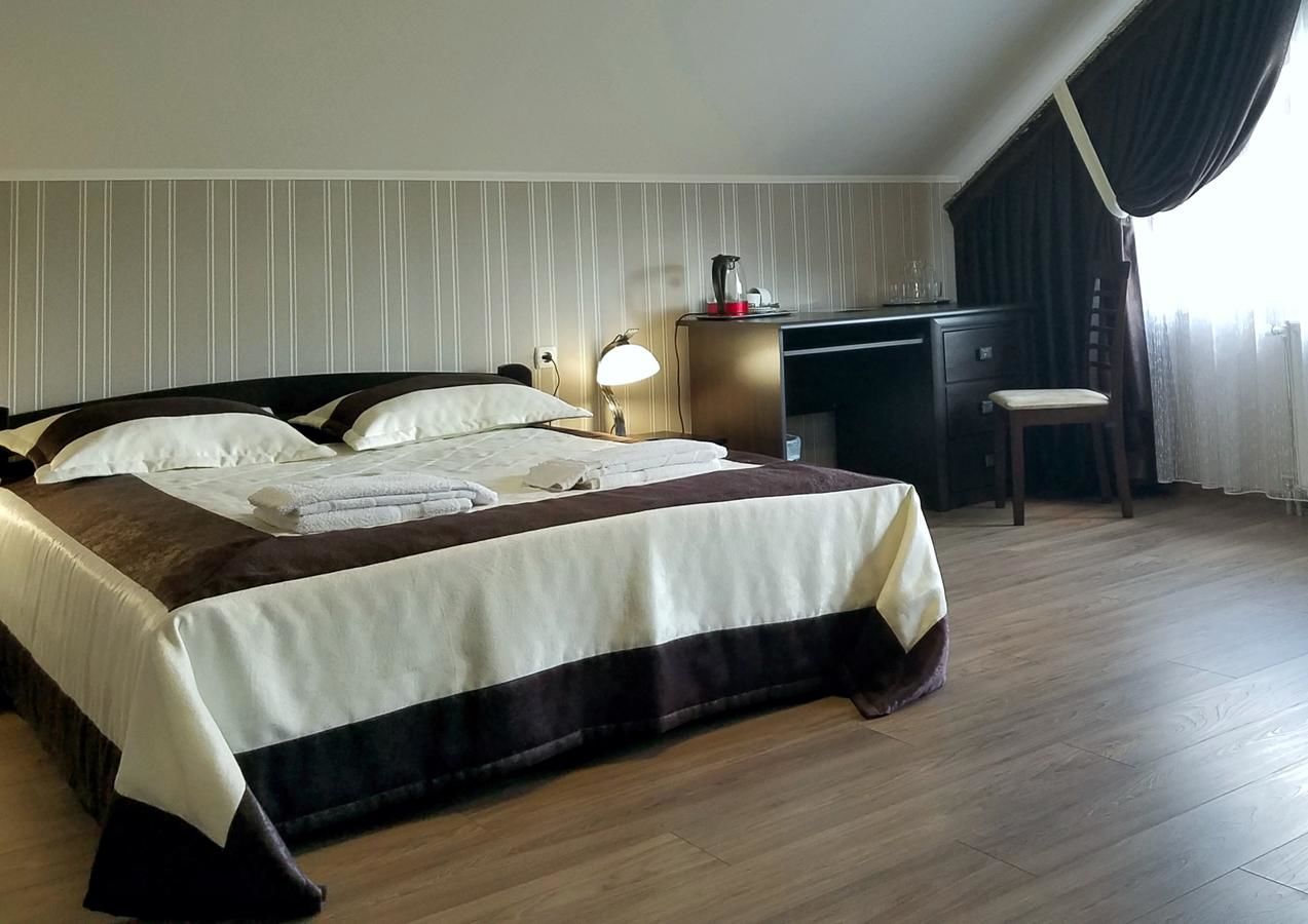Отель Hotel Central Park Velyikyy Bychkiv