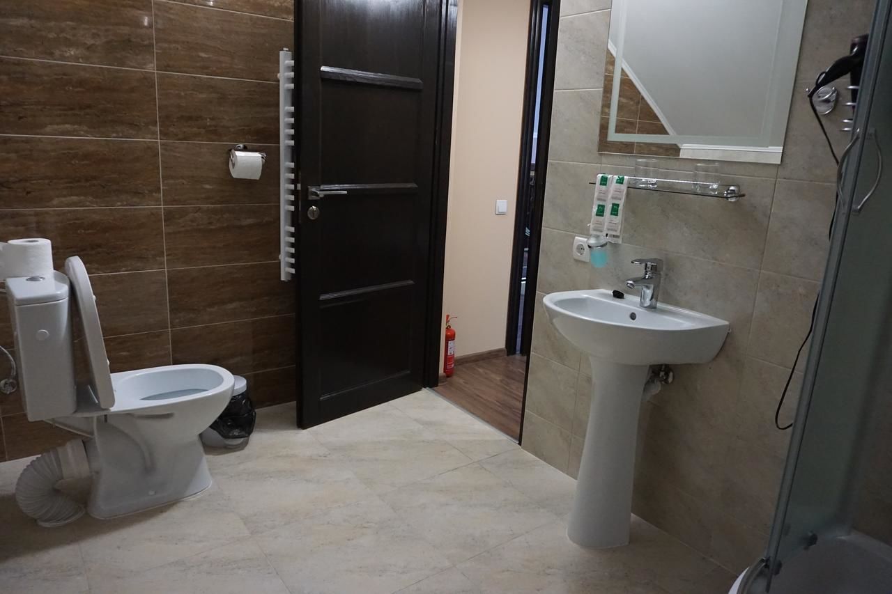 Отель Hotel Central Park Velyikyy Bychkiv