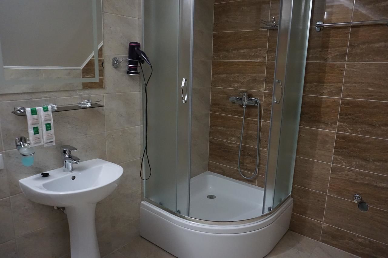 Отель Hotel Central Park Velyikyy Bychkiv