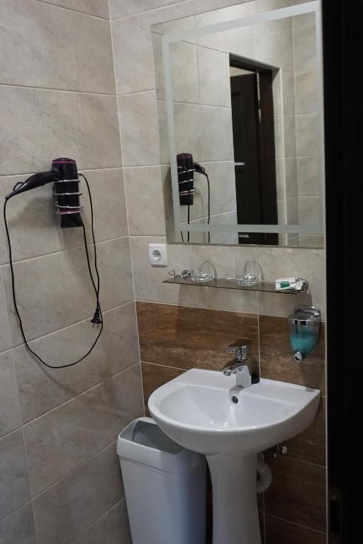 Отель Hotel Central Park Velyikyy Bychkiv-56