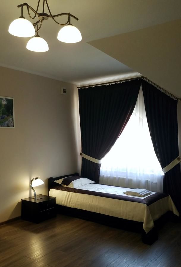 Отель Hotel Central Park Velyikyy Bychkiv