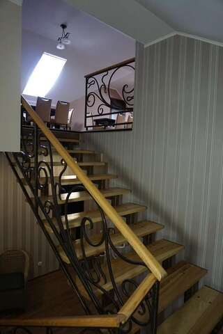 Отель Hotel Central Park Velyikyy Bychkiv-2